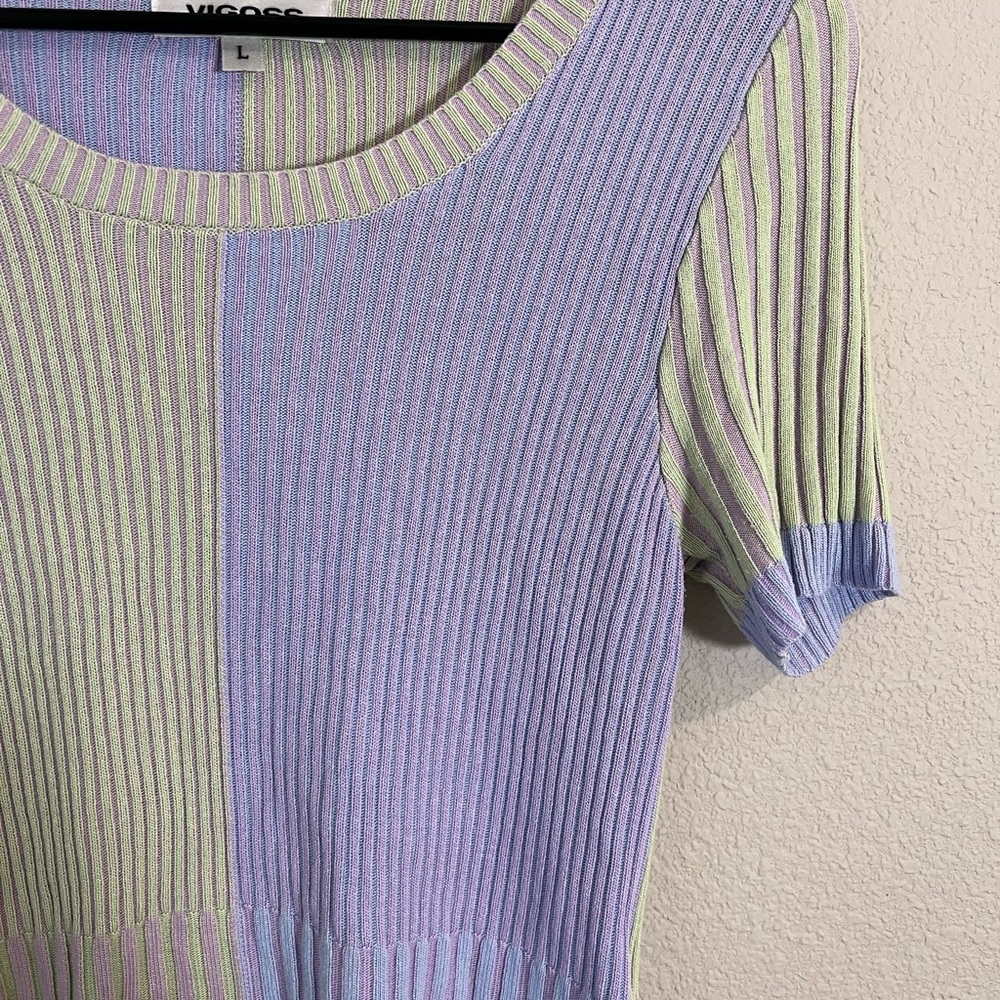 Multicolor Ribbed Short Sleeve Cropped Top - Picture 2 of 5